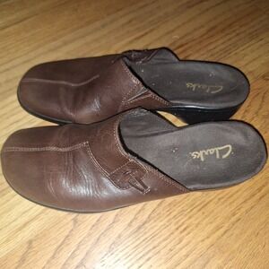 Clark's 9 M Women's Brown Pebbled Leather Clog Slip-On Wedge Shoe Fall School